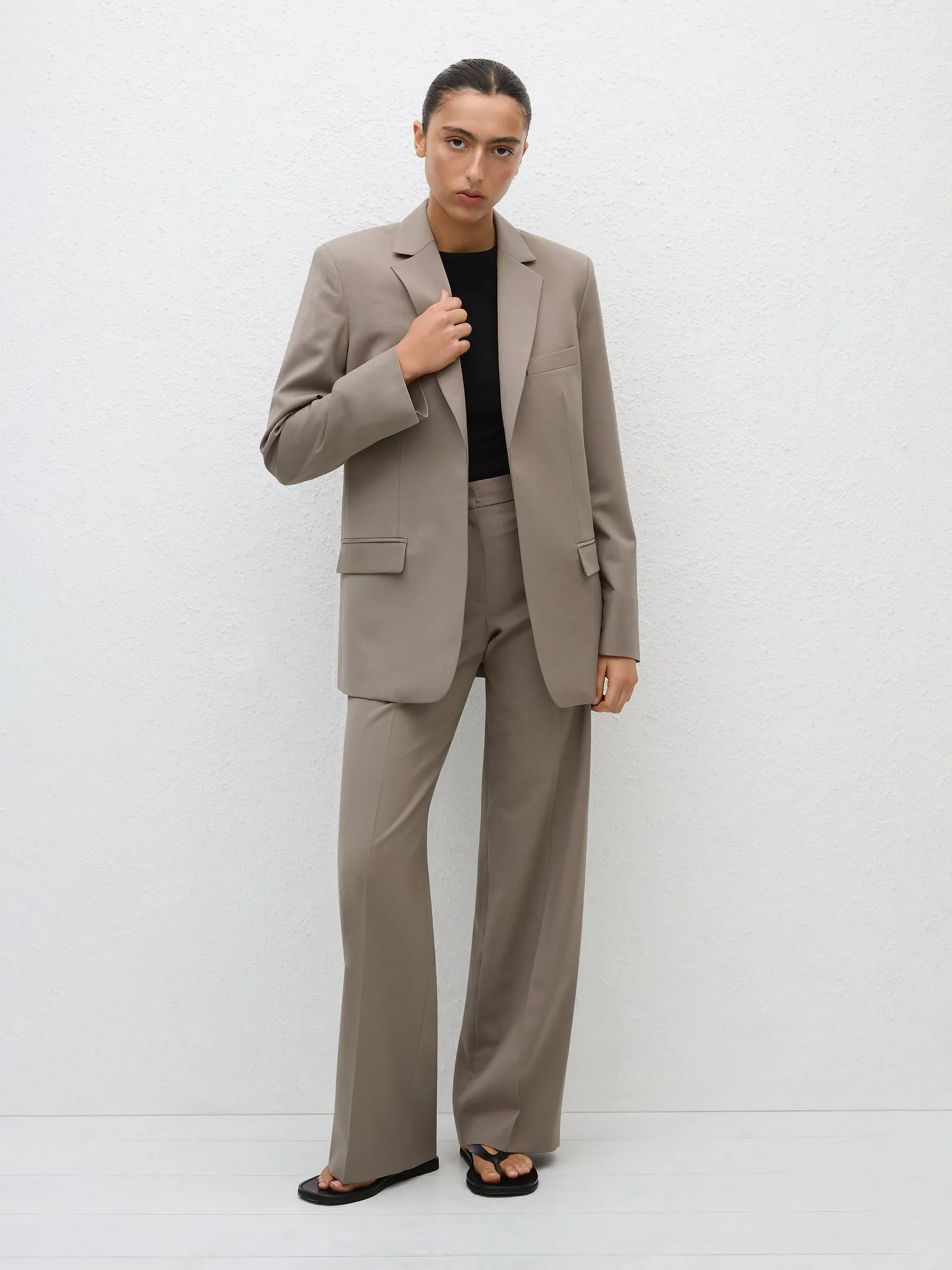 Matteau Relaxed Tailored Trouser Taupe