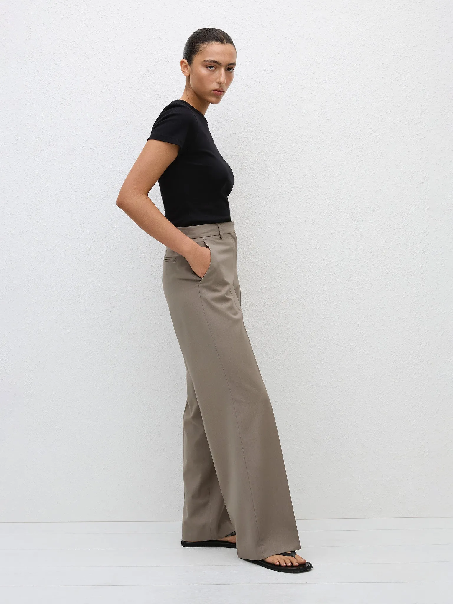 Matteau Relaxed Tailored Trouser Taupe