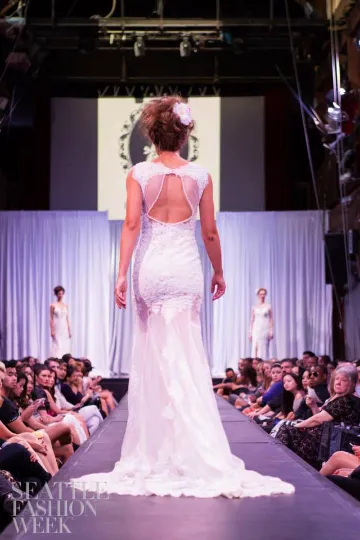 SAMPLE SALE/ Sexy Sheer Mermaid Wedding Dress (#Kyra)